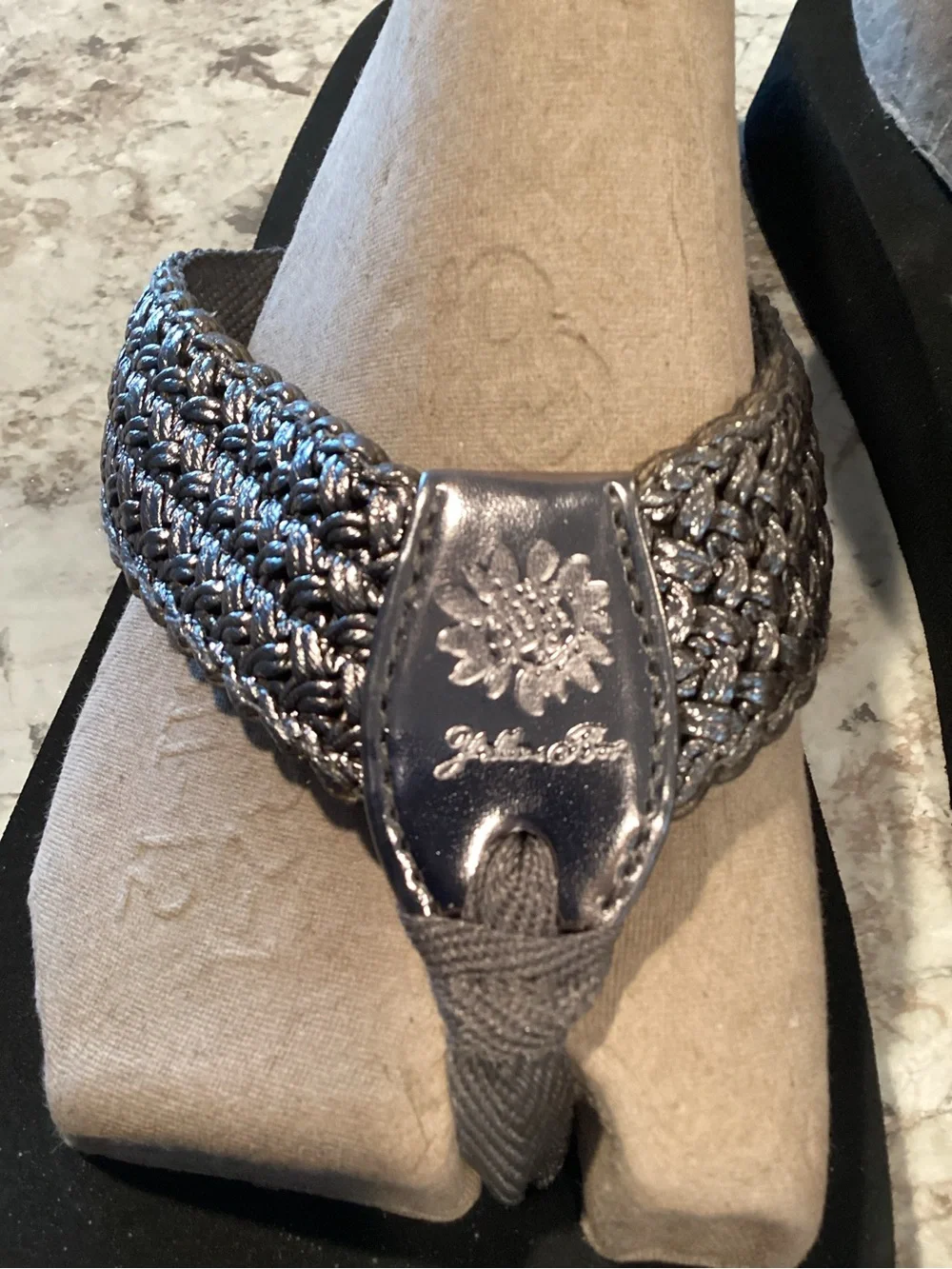 Yellow Box Flip Flop Sandals in Black with Metallic Straps 11M. New - Picture 3 of 6